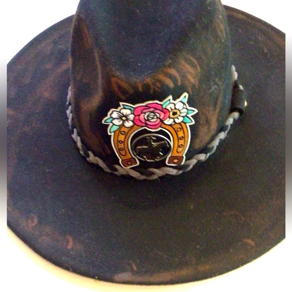 NEW! Ruxpinsrags Western Floral Horseshoe Rancher